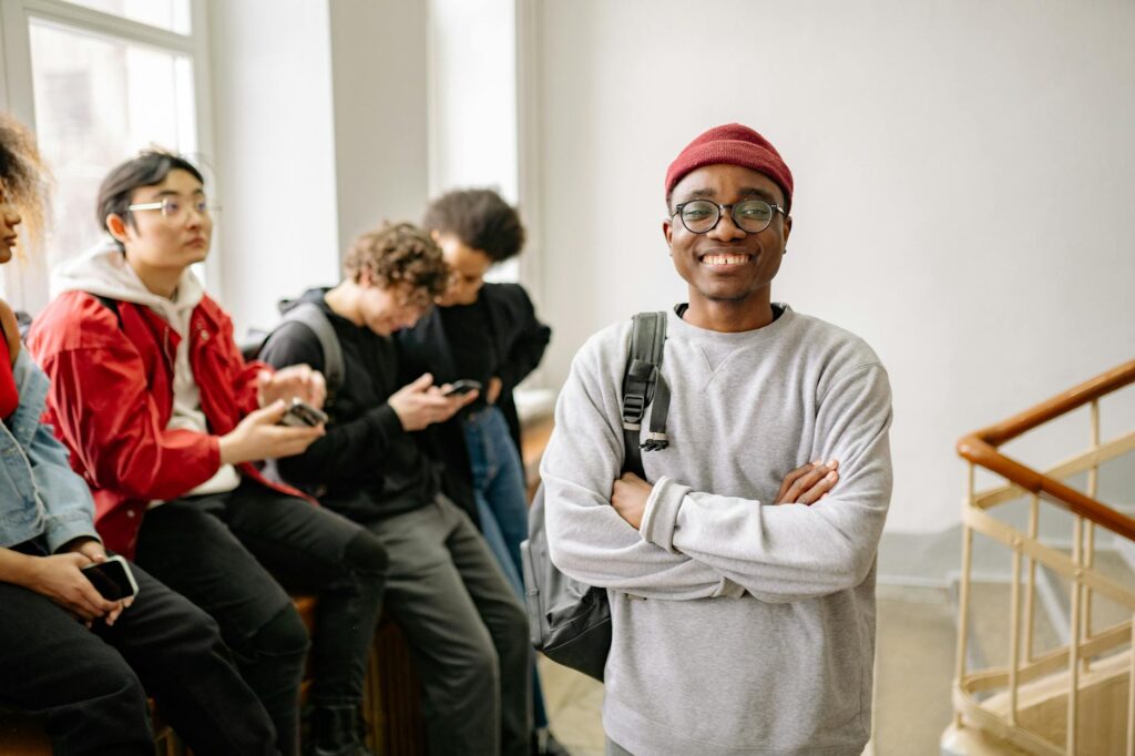 Krankenkasse student – Erste eigene Versicherung (Symbolbild: Kostenloses Stock Foto zu #indoor, akademisch, akademisches umfeld)