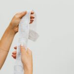 Nebenkostenabrechnung prüfen – Erste eigene Wohnung (Symbolbild: Kostenloses Stock Foto zu accessoire, armband, ausgabe)